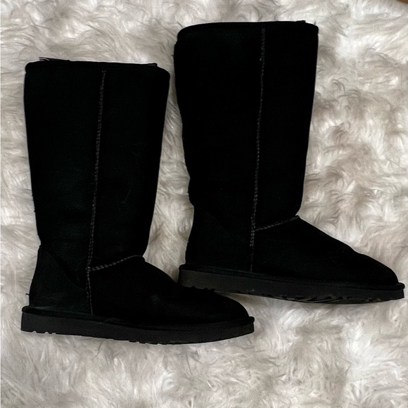 NIB Tall Classic Black Uggs - Picture 4 of 7